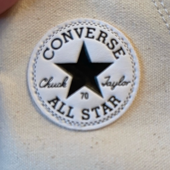 Rare New/never worn University of Chicago Sz 7.5 Converse Chuck Taylor Hi-Tops - Picture 7 of 8